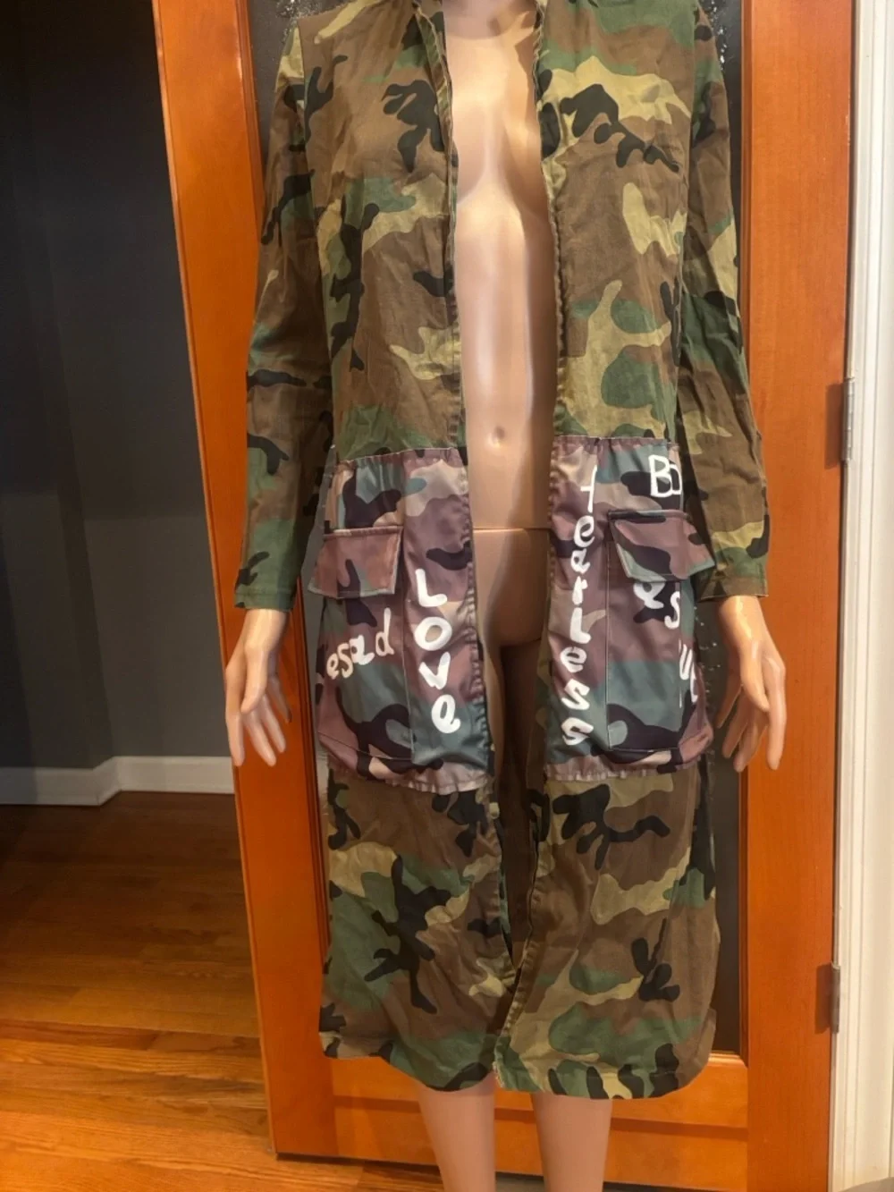 Camo Women's Camouflage Long Blazer Jacket with Graphic Pockets - Picture 4 of 8